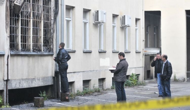 Auto-mafija zapalila sobu s dokazima
