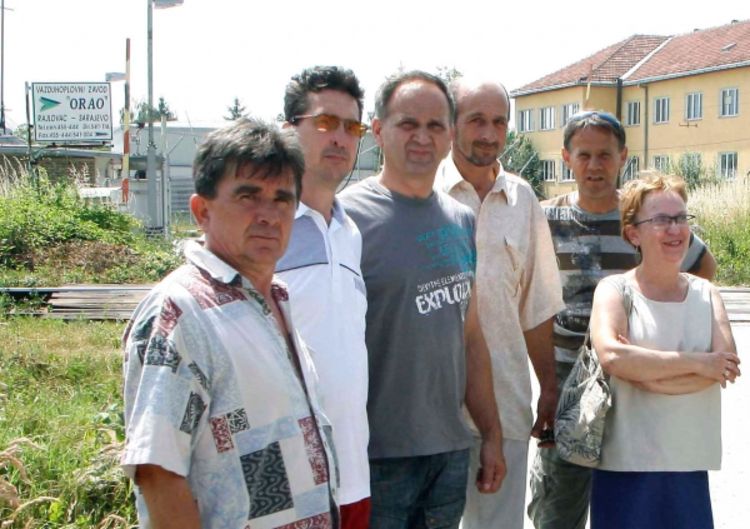 Mrtve firme žive na papiru