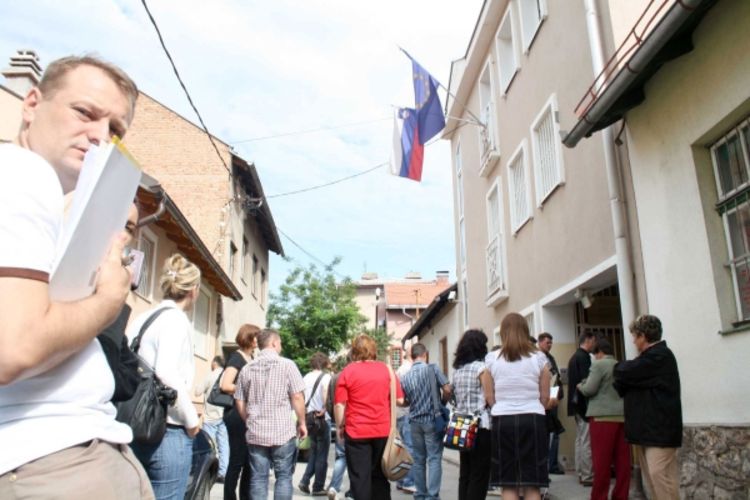 Na vize potrošene stotine miliona KM