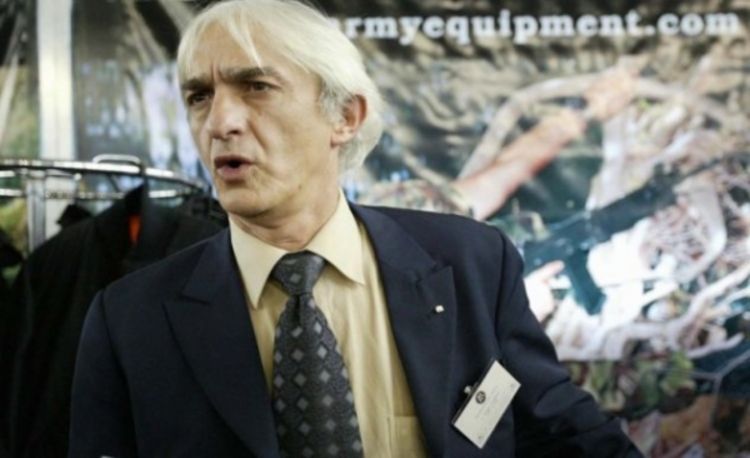 Kapetan Dragan okovan