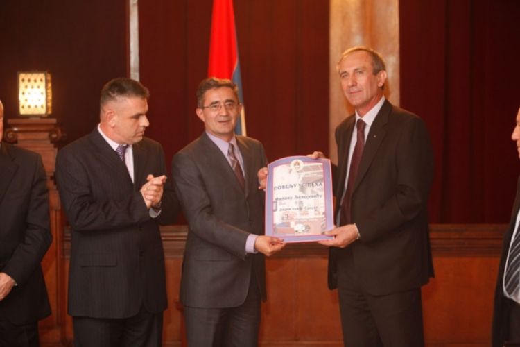 Povelja Ljepojeviću za "Dodik čuvar Srpske"