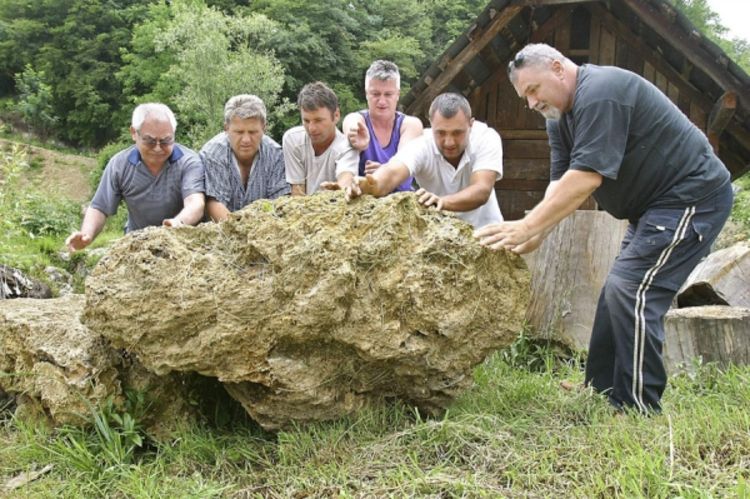 Materijalna podrška i inspiracija umjetnicima
