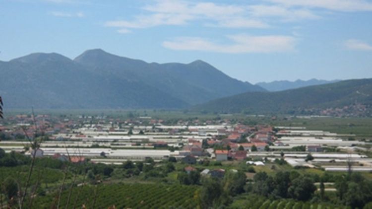 Vozač kombija oborio petero djece pa pobjegao