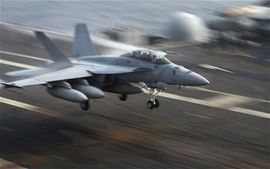 Mornarica prebacuje avionsko gorivo