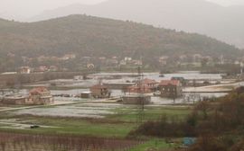 Poplave: Desetine porodica evakuisane
