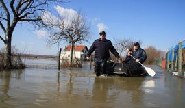 Do ugroženih moguće samo čamcima