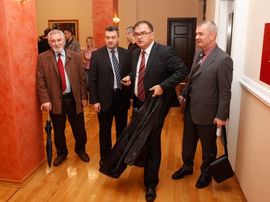 Nagradić: Ivanić privatizovao stranku
