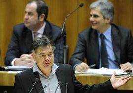 Poslanik neprestano govorio preko 12 sati