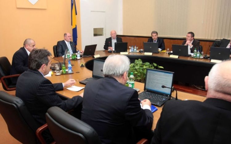 Administraciji dužni oko 83 miliona KM