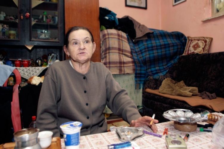 Penzioneri gladuju u mraku
