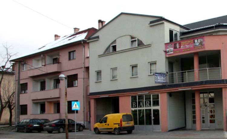 Oteli pazar i mobilni telefon