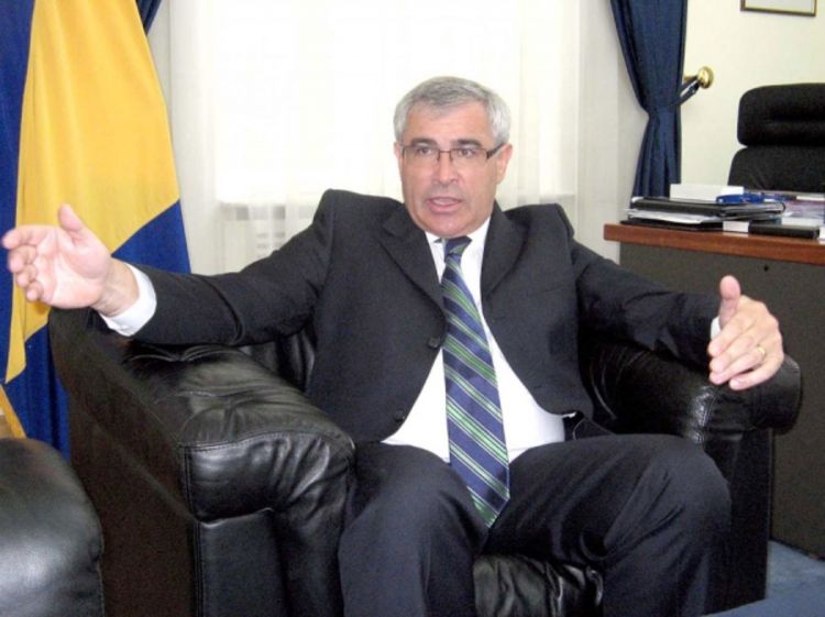 Sven Alkalaj: Operi ruke kad se rukuješ sa Srbima