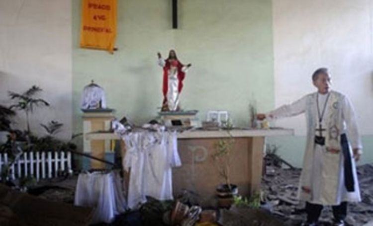 U napadu na crkvu povrijeđeno najmanje šest ljudi