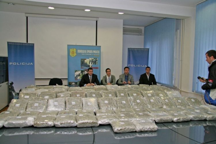 Zaplijenjeno 20 kilograma skanka, u toku potraga za bjeguncima