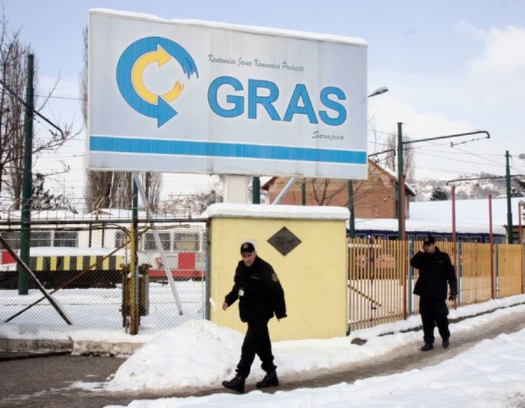 Rate skinute sa plata, a ne završavaju u banci