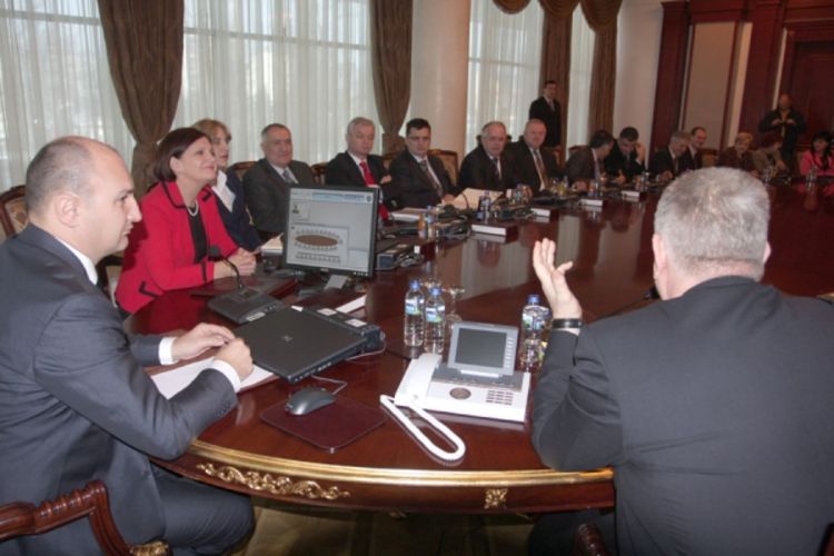 Za bivše ministre uskoro nove fotelje