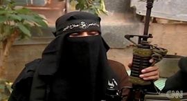 Palestinke naoružane do zuba brinu o djeci