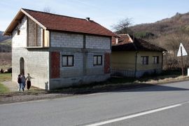 Ranjeni policajci u bombaškom napadu u Čelincu