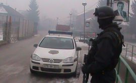 Kamen razbio auto-mafiju