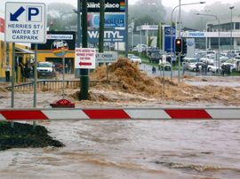 U poplavama devet poginulih