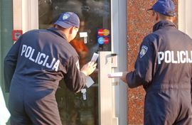Dok ih je policija tražila, bili u zatvoru, a pljačkali vikendom