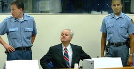 Vikiliks: Upravnik zatvora u Ševeningenu informisao SAD o Miloševiću