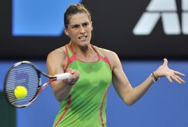 Petković pobjedila Šarapovu, novi rekord Federera