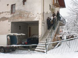 Taksista čekićem ubio ženu, pa se objesio
