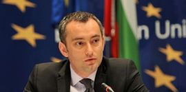 Ministar više u inostranstvu nego u svojoj zemlji
