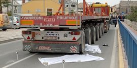 Solin: Učenik se sapleo preskačući ogradu, pao pa ga pregazio kamion