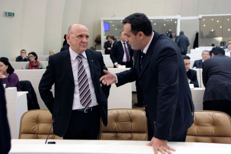 SDA odlučuje o uspostavi vlasti