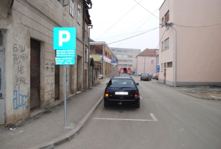Predsjednik MZ nasrnuo na komunalnog policajca