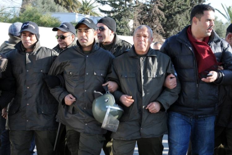 U Tunisu i policajci protestuju
