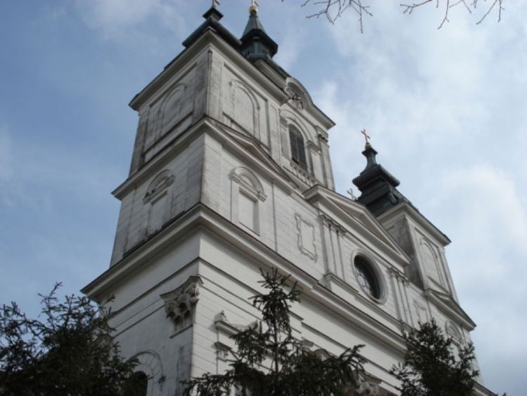 Ukraden spomenik