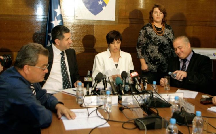 CIK postaje dio političke igre
