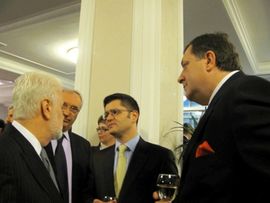 Cvetković uručio Dodiku nagradu za jačanje veza Srbije i RS