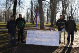 Četvorica ratnih invalida nastavila štrajk glađu