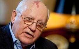 Gorbačov: Vladajuća klasa bogata i izopačena