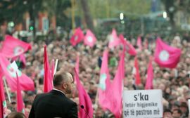 Harizmatični gradonačelnik Tirane predvodi masovne demonstracije