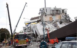 Zemljotres usmrtio 75 lica i oslobodio 30 miliona tona leda