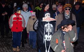Prijedor: Defile pod maskama