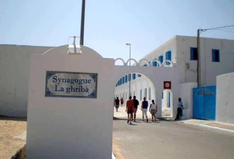Tunis: Zapaljena sinagoga pokraj policije