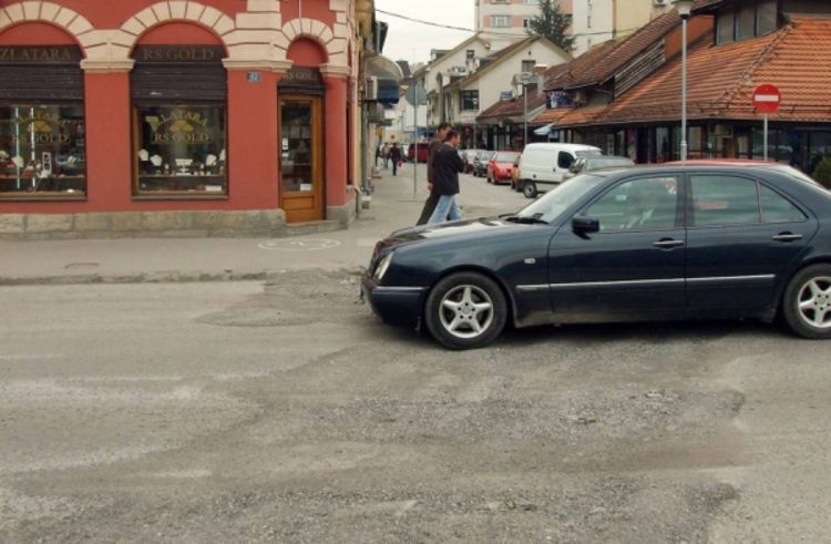 Voze ˝slalom˝ ulicama Banjaluke