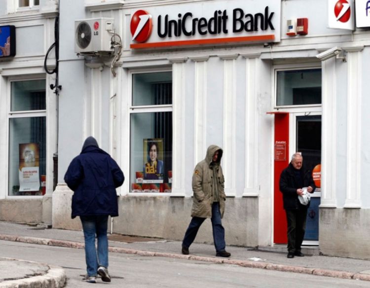 Traže milione od UniCredit banke