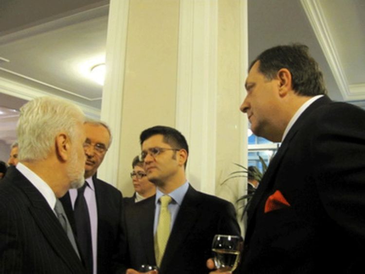 Cvetković uručio Dodiku nagradu za jačanje veza Srbije i RS