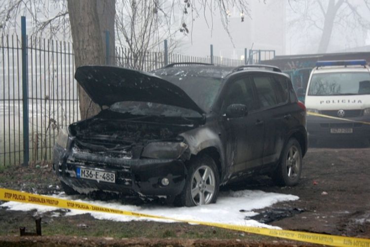 Zapaljeno šest auta za dva dana