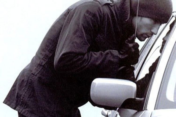 Filmska priča u Beogradu: Ukrao auto u kome je spavao dječak