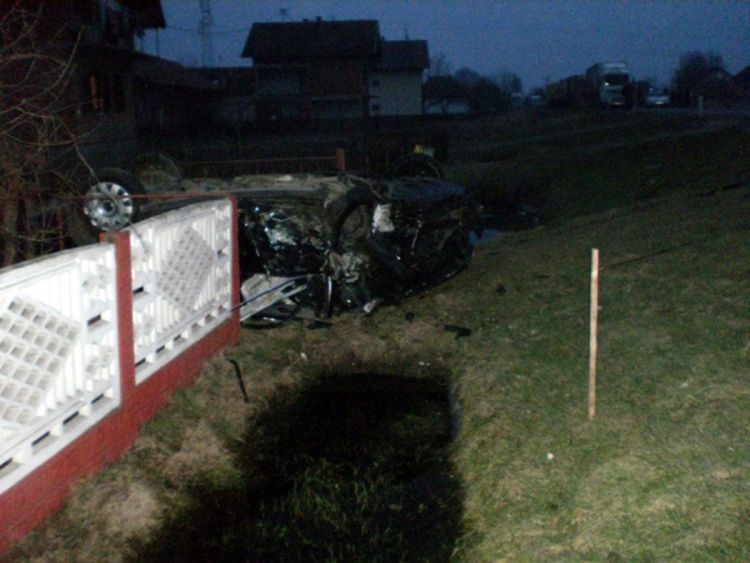 Šamac: Dvoje mrtvih u sudaru
