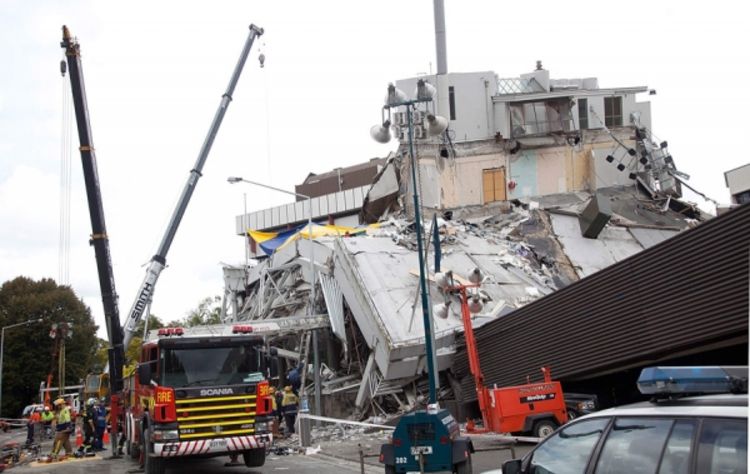 Zemljotres usmrtio 75 lica i oslobodio 30 miliona tona leda