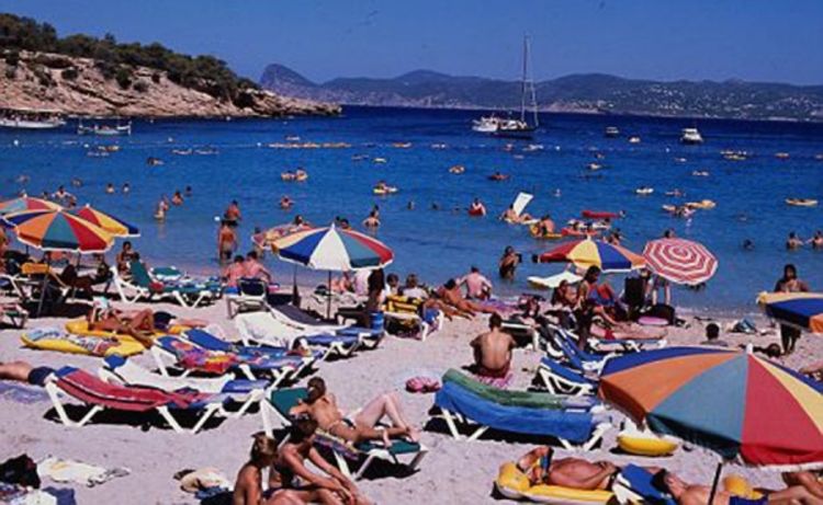 Najmanje 10 ljudi izbodeno nožem na Ibici